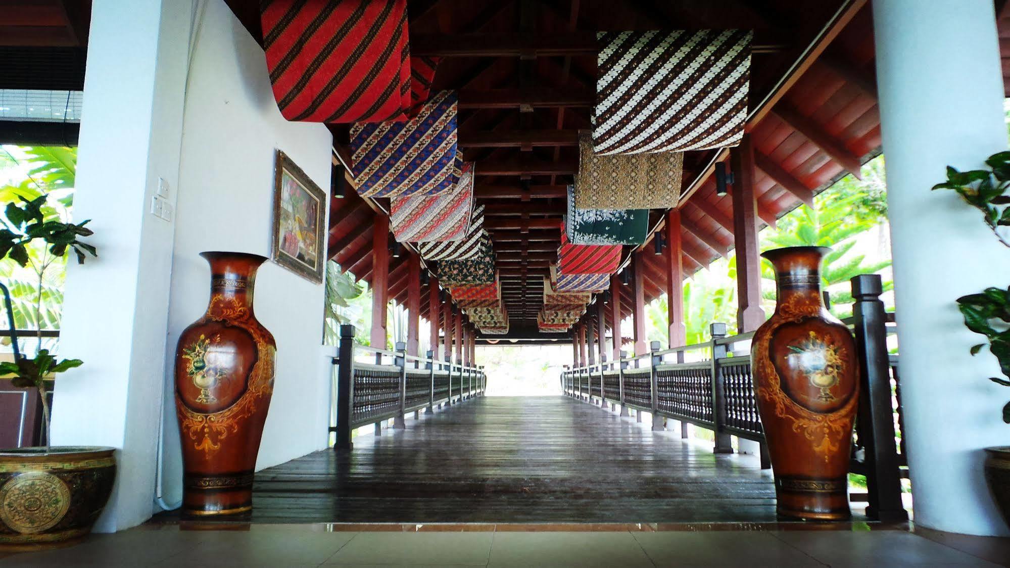 Sari Pacifica Resort & Spa, Sibu Island, Johor Pulau Sibu Exterior photo